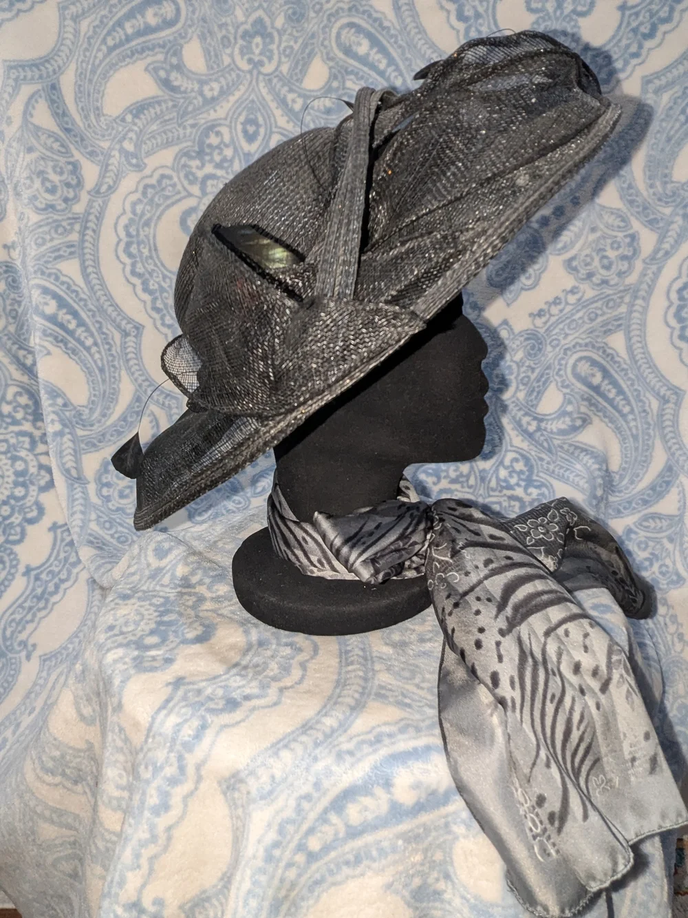 Elegant Women's Black Wide-Brim Hat with Grey Animal Print Matching Scarf